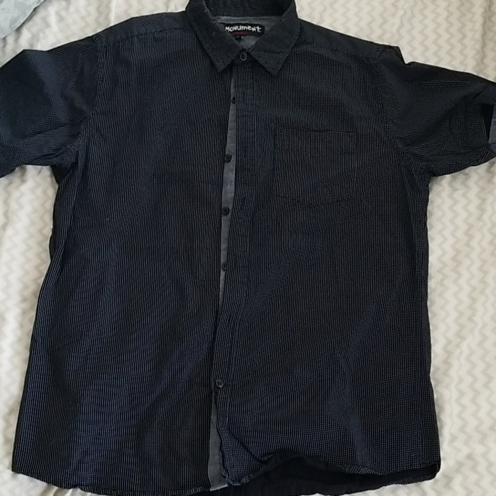 Short sleeve button down